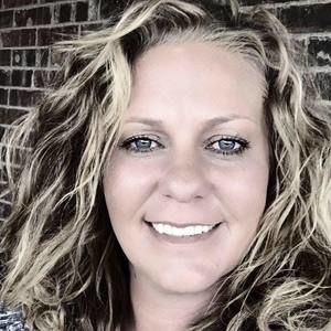 Meet your Posher, Lesli